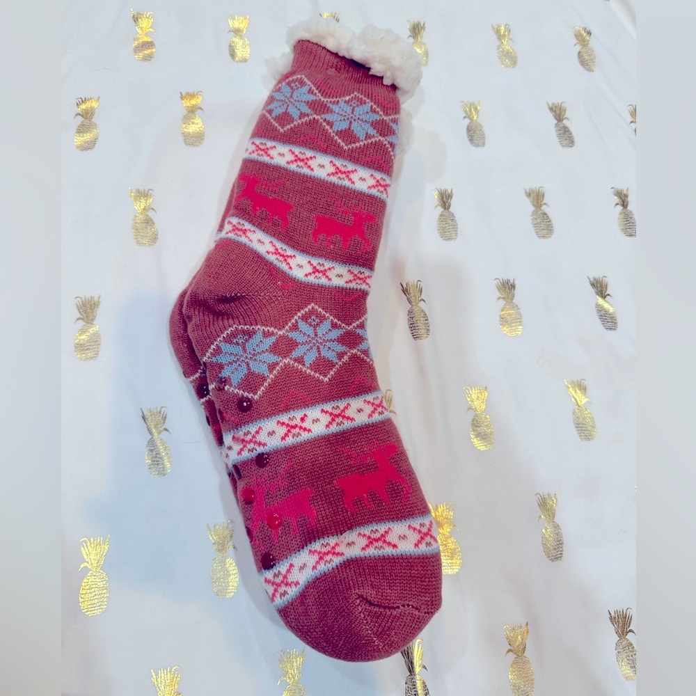 Cozy Sherpa Lined Reindeer Patterned Slipper Socks, non skid bottom pink/blue.
